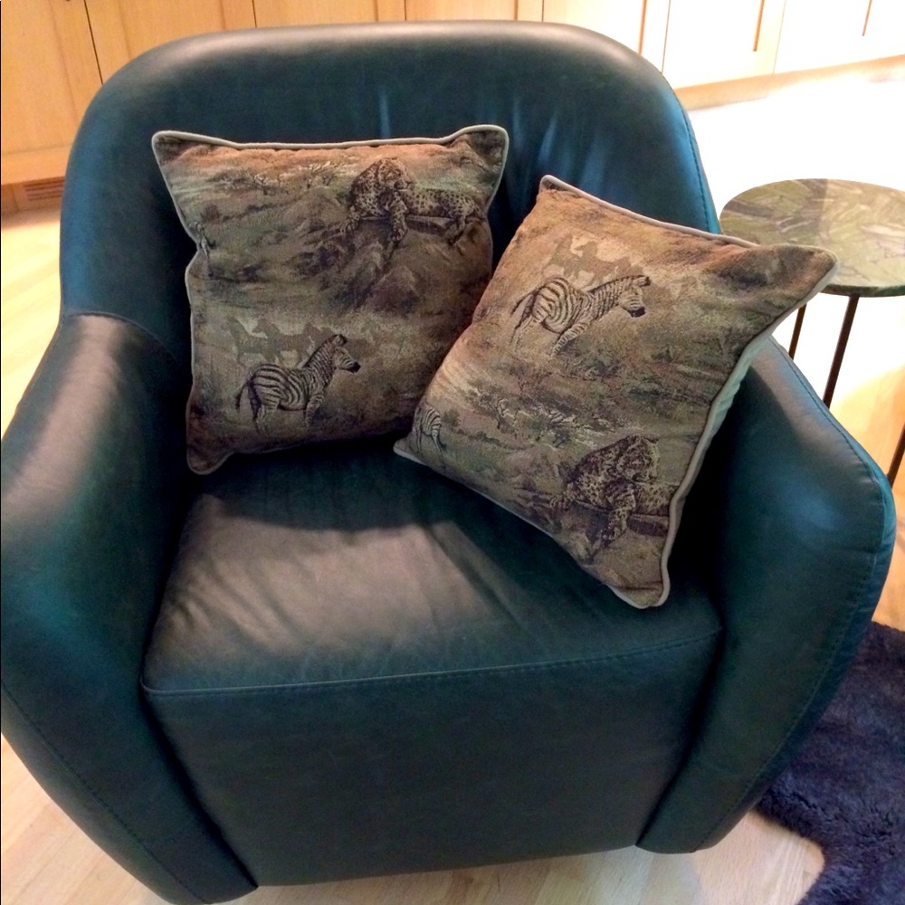 Newport tapestry accent pillows